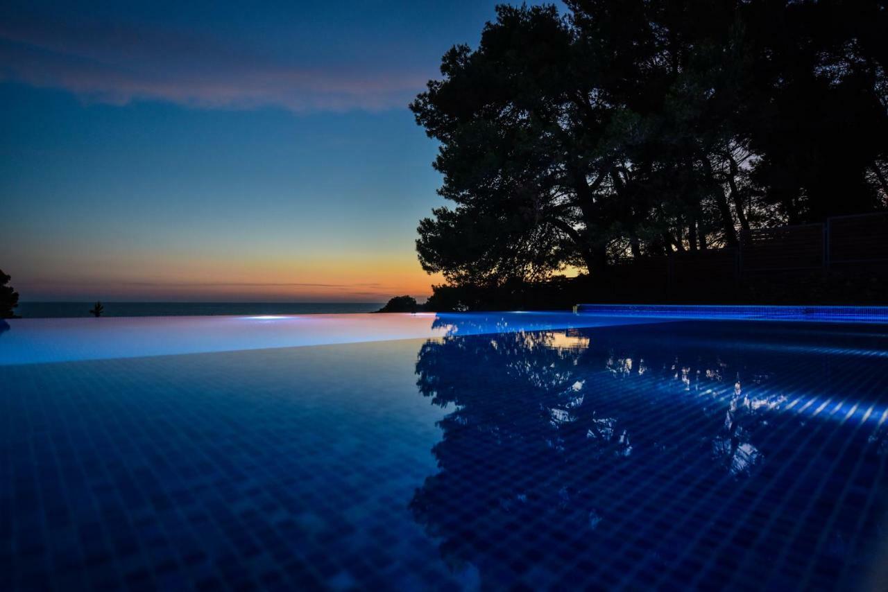 Pino Boutique Hotel ウルツィニ エクステリア 写真